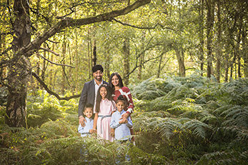 outdoor family portraits in Coventry